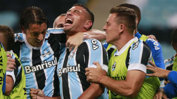 Diego Souza abriu o placar com gol relâmpago