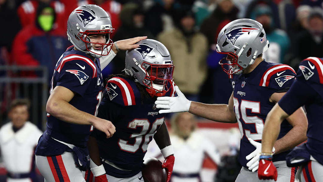 Miami Dolphins v New England Patriots - NFL 2025