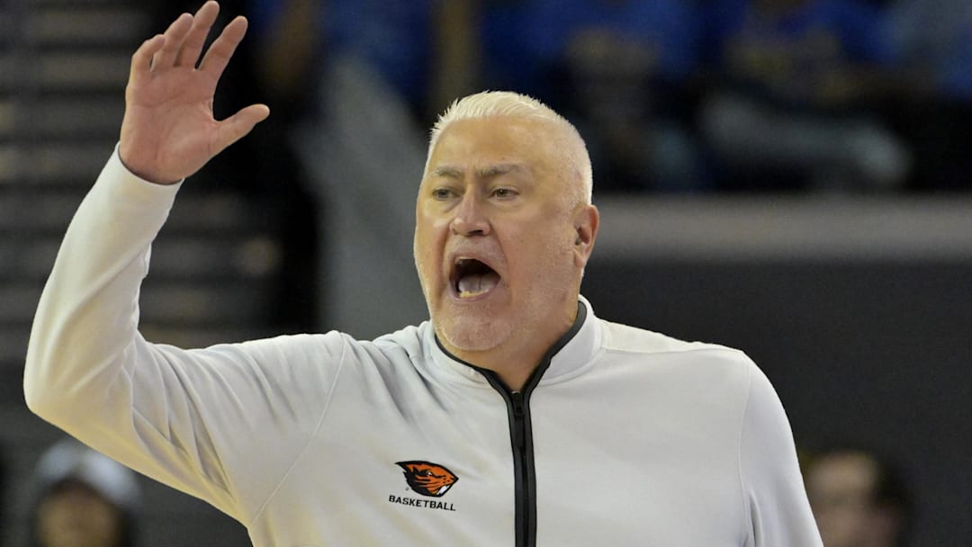 Feb 1, 2024; Los Angeles, California, USA; Oregon State Beavers head coach Wayne Tinkle instructs from the bench in the first half against the UCLA Bruins at Pauley Pavilion presented by Wescom. Mandatory Credit: Jayne Kamin-Oncea-Imagn Images