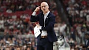 Dan Hurley rechazó a los Lakers para quedarse en UConn