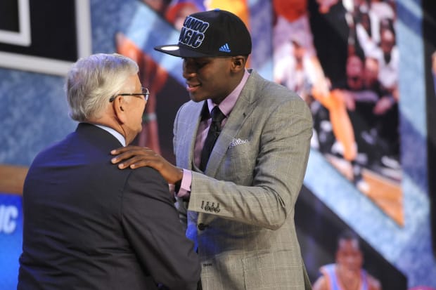 Victor Oladipo greets NBA commissioner David Stern after being selected as the number two overall pick to the Orlando Magic.