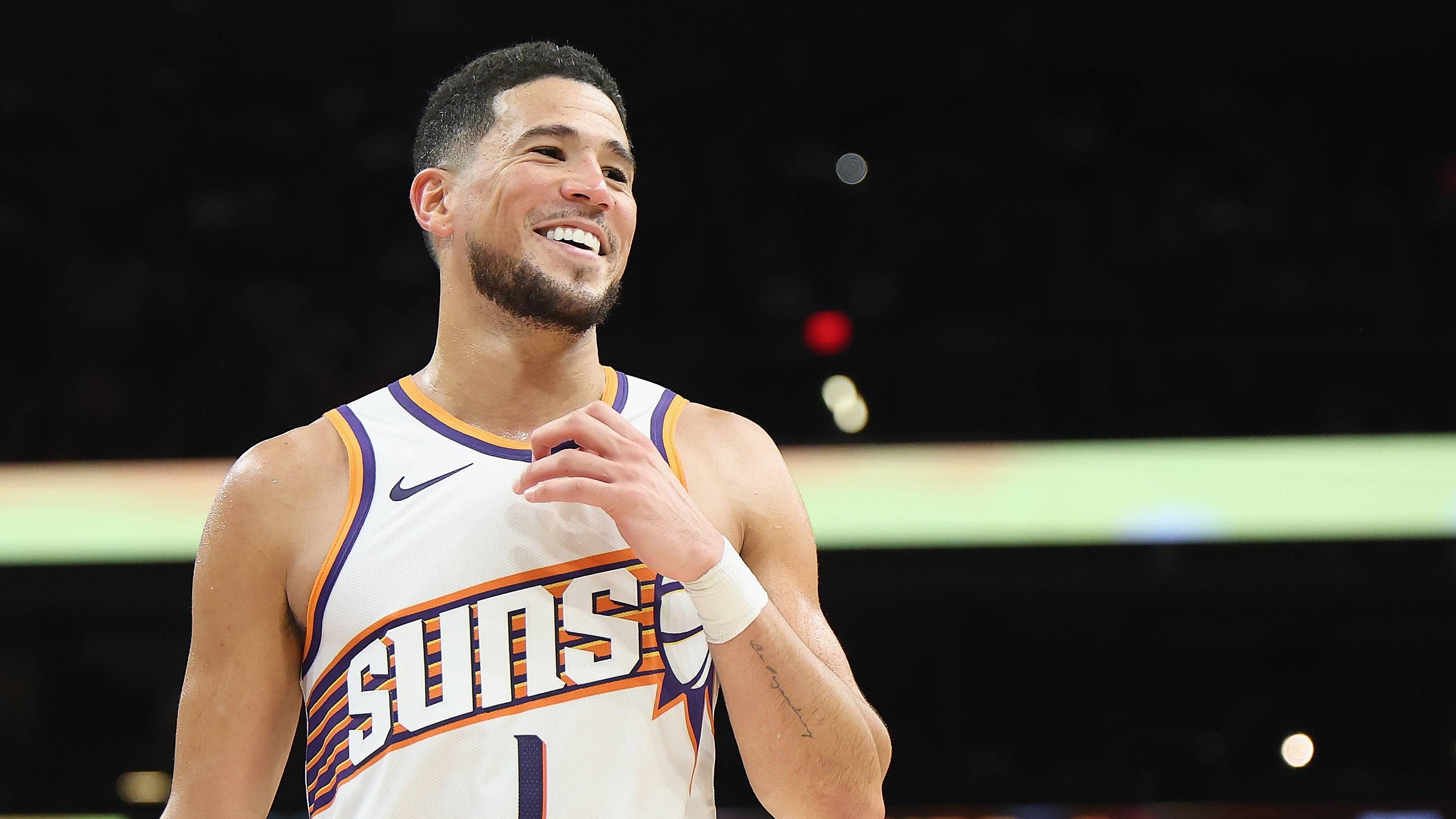Devin Booker's stats put him on blistering pace to begin new Suns season