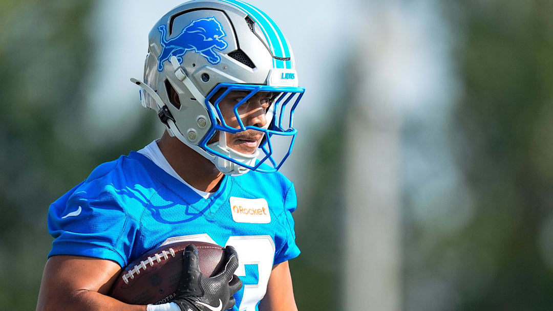 Detroit Lions running back Sione Vaki (33) practices during training camp at Meijer Performance Center in Allen Park on Monday, July 21, 2025. Detroit Lions running back Sione Vaki (33) practices during training camp at Meijer Performance Center in Allen Park on Monday, July 21, 2025.