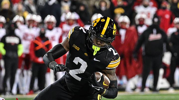 Iowa Hawkeyes running back Kaleb Johnson