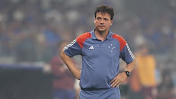 Fernando Diniz vive momento de forte pressão no Cruzeiro