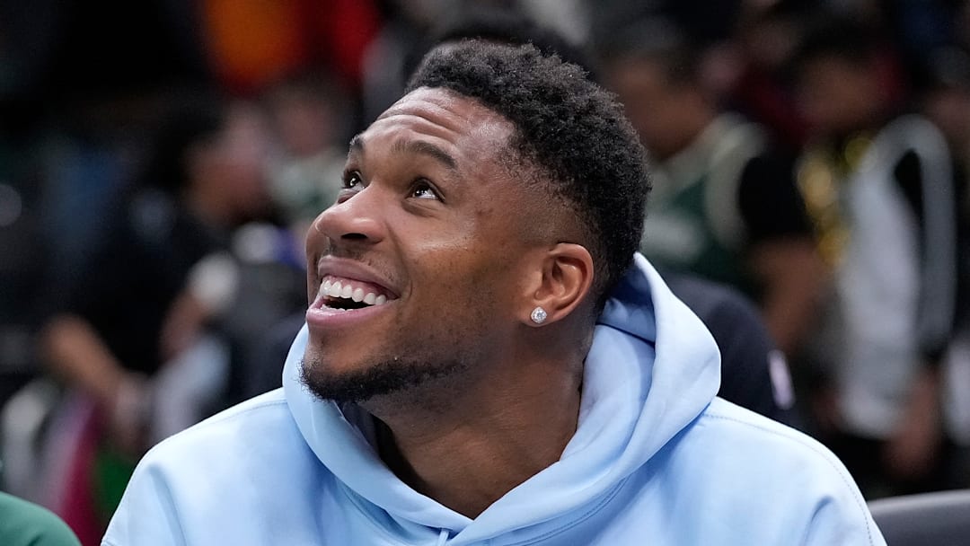 Detroit Pistons v Milwaukee Bucks