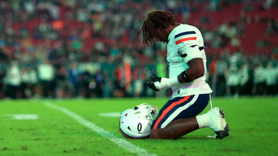 UTSA LB Shad Banks Jr. (0) on the field before a game against USF on Nov. 6, 2025.