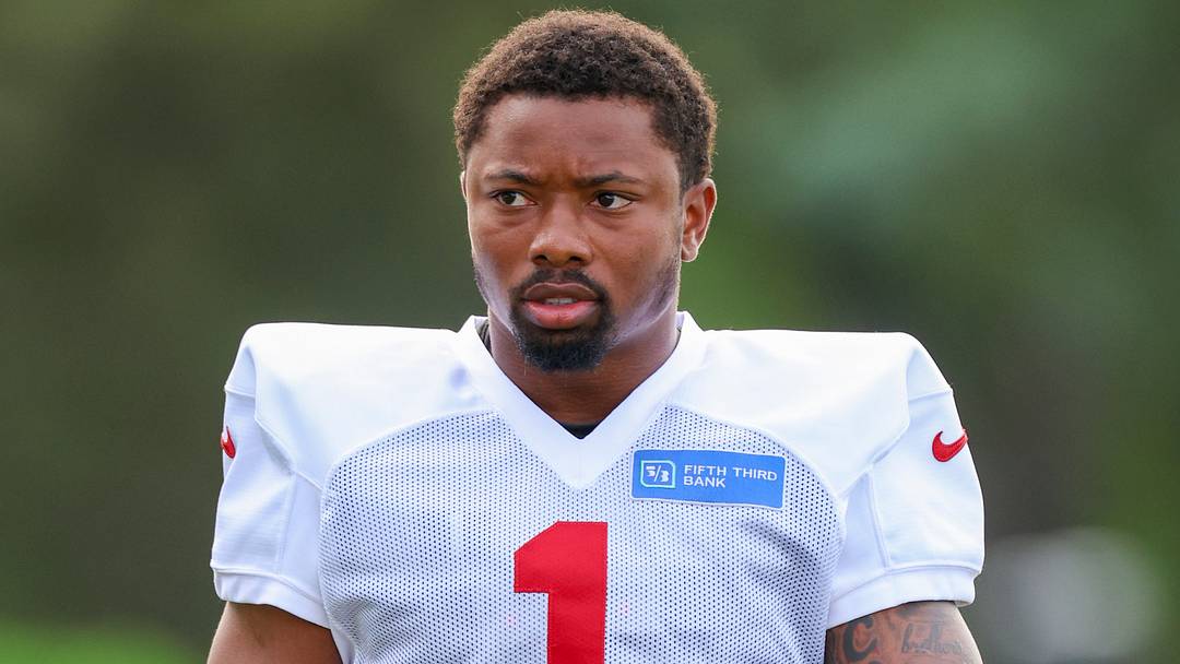 Jul 31, 2026; Tampa, FL, USA; Tampa Bay Buccaneers running back Kenny Gainwell (1) participates in training camp at AdventHealth Training Center. Mandatory Credit: Nathan Ray Seebeck-Imagn Images