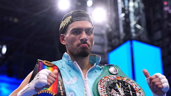 Hamzah Sheeraz KOs Edgar Berlanga In 5th Round, Dominates In
