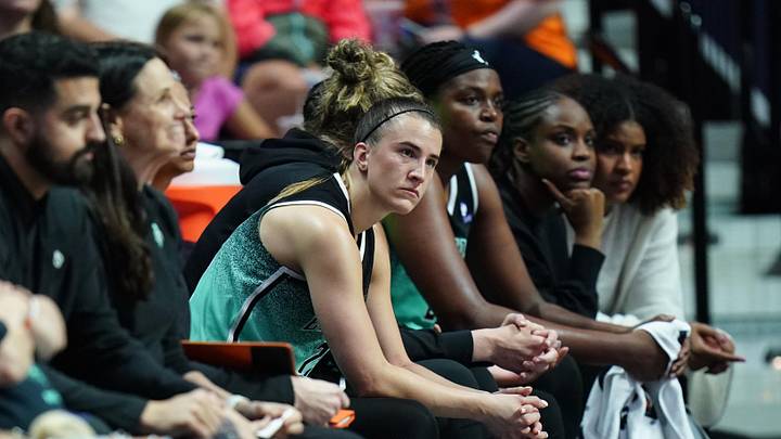 Aug 1, 2025; Uncasville, Connecticut, USA; New York Liberty guard Sabrina Ionescu (20) and center Jonquel Jones (35) on the bench in the last seconds of the game against the Connecticut Sun at Mohegan Sun Arena. Mandatory Credit: David Butler II-Imagn Images