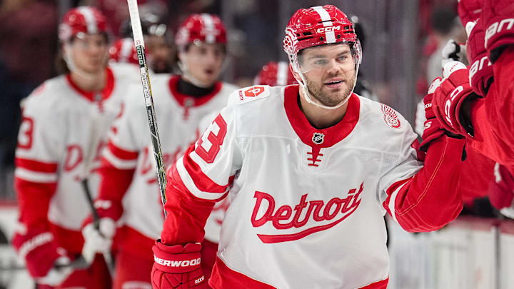 Buffalo Sabres v Detroit Red Wings