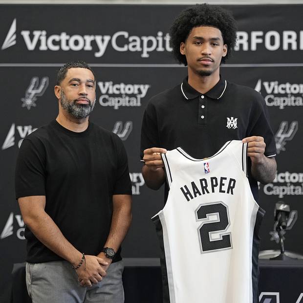 Stunning All About Dylan Harper's Parents, Basketball Players Maria And Ron Harper Photo in HD