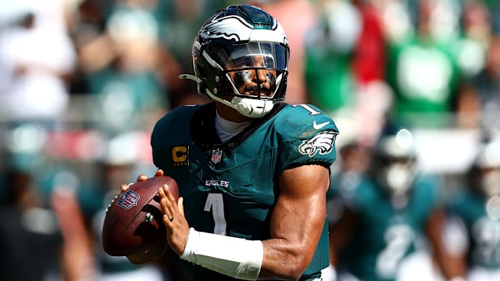 Jalen Hurts y los Eagles buscan mejorar su marca a 5–0 en casa ante los Broncos