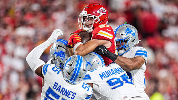 It took a number of Lions defenders to bring down Travis Kelce on this play. 