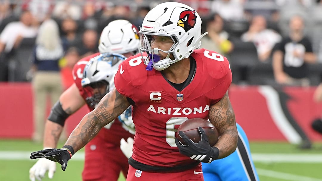 Sep 14, 2025; Glendale, Arizona, USA; Arizona Cardinals running back James Conner (6) runs with the ball during the second quarter against the Carolina Panthers at State Farm Stadium. Mandatory Credit: Matt Kartozian-Imagn Images Sep 14, 2025; Glendale, Arizona, USA; Arizona Cardinals running back James Conner (6) runs with the ball during the second quarter against the Carolina Panthers at State Farm Stadium. Mandatory Credit: Matt Kartozian-Imagn Images