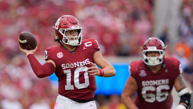 Oklahoma quarterback John Matee