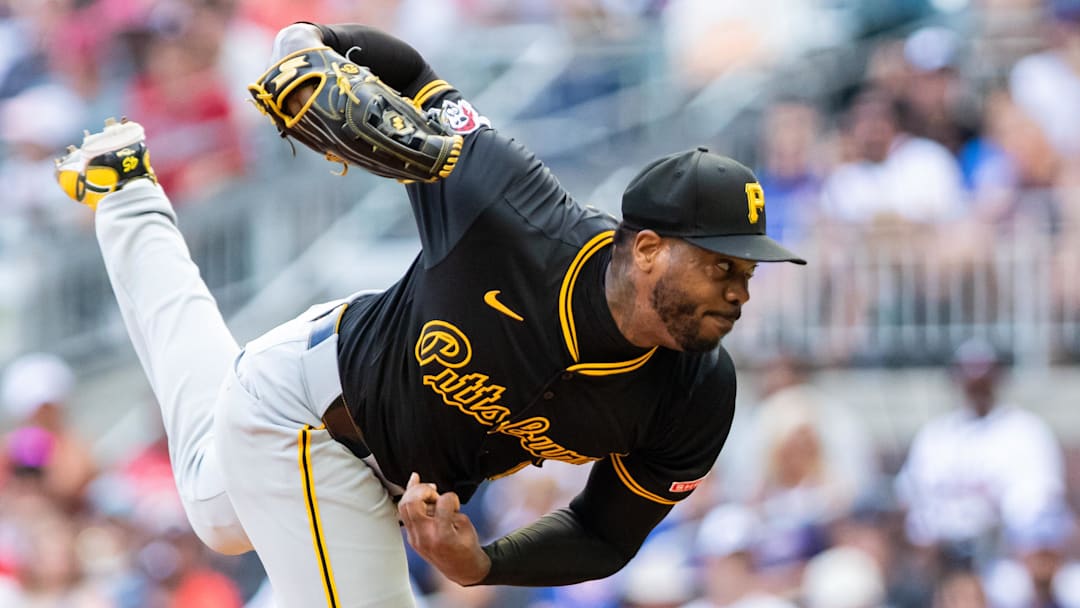 Pittsburgh Pirates pitcher Aroldis Chapman (45)