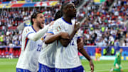 L'équipe de France s'impose face à la Belgique et fonce vers les quarts de finale de l'Euro (1-0). 