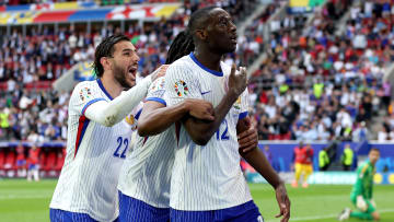 L'équipe de France s'impose face à la Belgique et fonce vers les quarts de finale de l'Euro (1-0). 