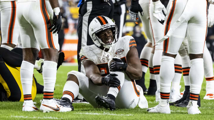 Cleveland Browns beat Pittsburgh Steelers, move into AFC North lead