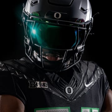 Oregon Football's first of a series called "Generation O" uniforms is the all-black combo called "Fly Era".