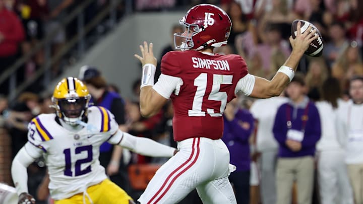 Alabama Crimson Tide quarterback Ty Simpson (15)