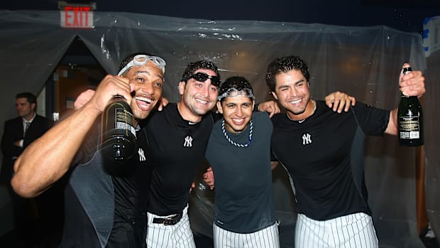 Robinson Canó, Francisco Cervelli, Ramiro Peña y Sergio Mitre con los New York Yankees