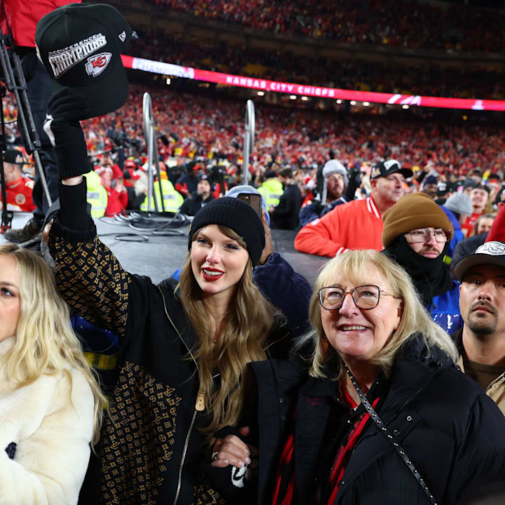 Taylor Swift and Donna Kelce (react after the AFC Championship game against the Buffalo Bills.