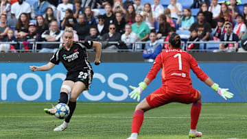 Olympique Lyonnais v Arsenal WFC - UEFA Women's Champions League Semi Final Second Leg