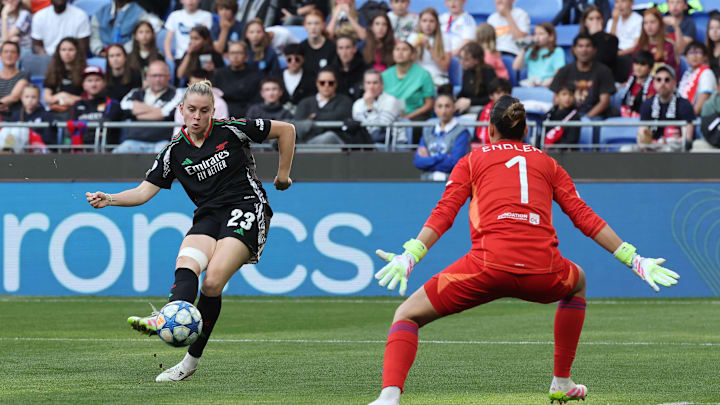 Olympique Lyonnais v Arsenal WFC - UEFA Women's Champions League Semi Final Second Leg