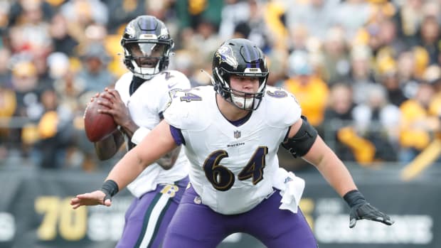 Baltimore Ravens center Tyler Linderbaum