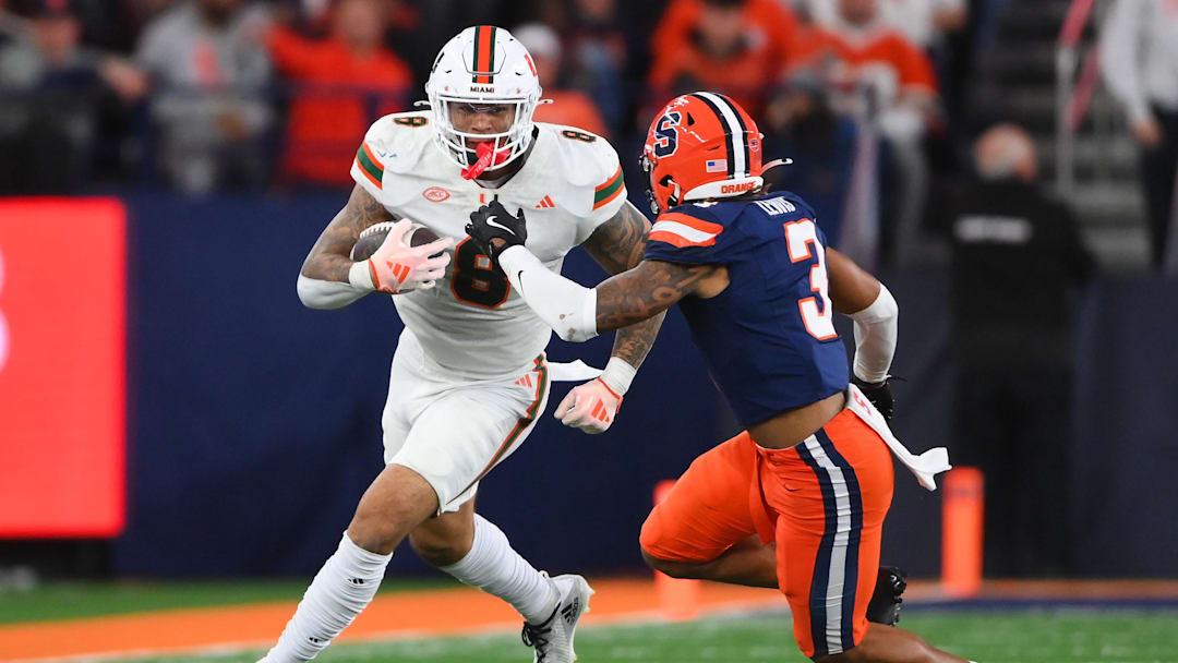  Miami Hurricanes tight end Elijah Arroyo runs with the ball after a catch against Syracuse Orange.
