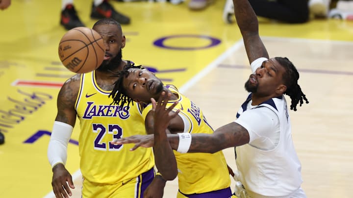 El interno, aún de Timberwolves, encajaría de gran forma en estos Lakers