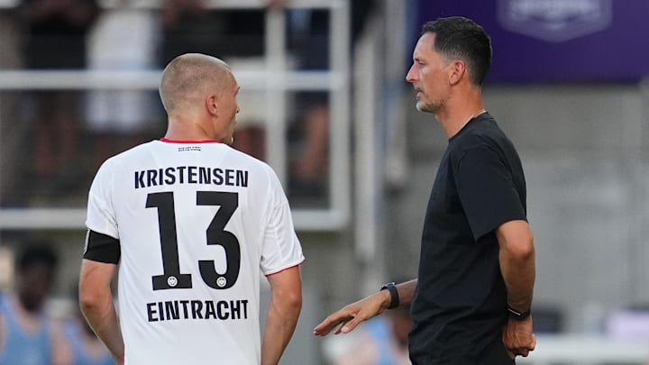 Ist zufrieden mit seinem Kader: Dino Toppmöller (rechts)