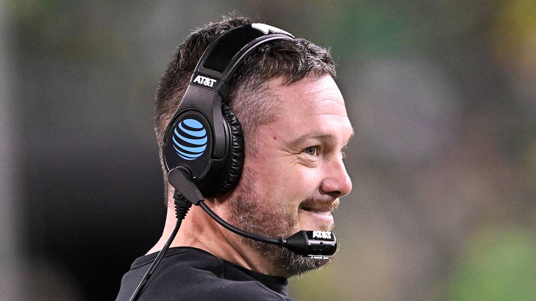 Dec 20, 2025; Eugene, OR, USA; Oregon Ducks head coach Dan Lanning smiles during the third quarter against the James Madison Dukes at Autzen Stadium. Mandatory Credit: Craig Strobeck-Imagn Images Dec 20, 2025; Eugene, OR, USA; Oregon Ducks head coach Dan Lanning smiles during the third quarter against the James Madison Dukes at Autzen Stadium. Mandatory Credit: Craig Strobeck-Imagn Images