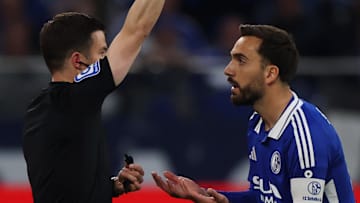 Kenan Karaman sah gegen Hamburg die Rote Karte