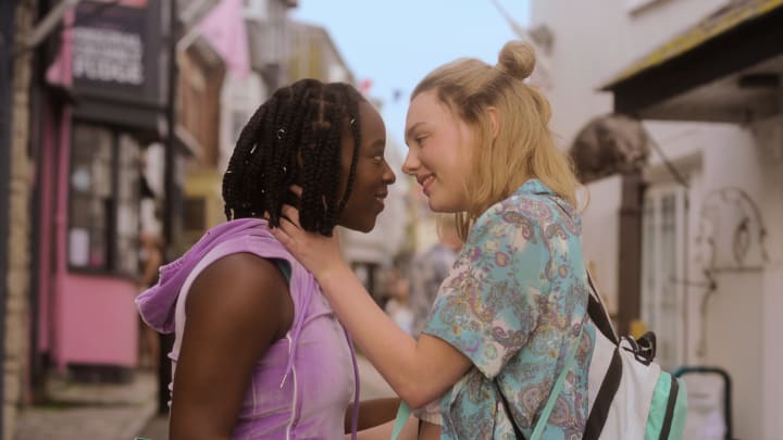 Corinna Brown and Kizzy Edgell in Heartstopper season 3