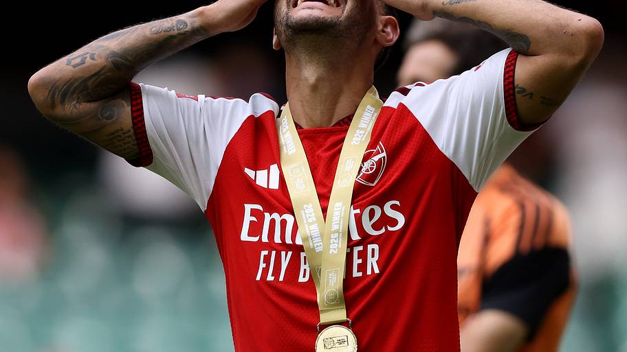 Bruno Guimarães celebrating.