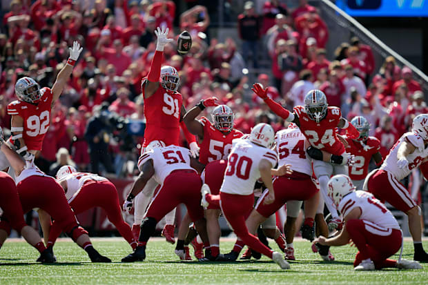 Nebraska Cornhuskers place kicker John Hohl (90) makes a field goal against Ohio State Buckeyes during the third quarter.