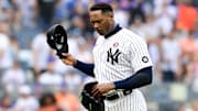 Los Yankees estudian castigar a Aroldis Chapman