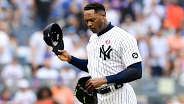 Los Yankees estudian castigar a Aroldis Chapman