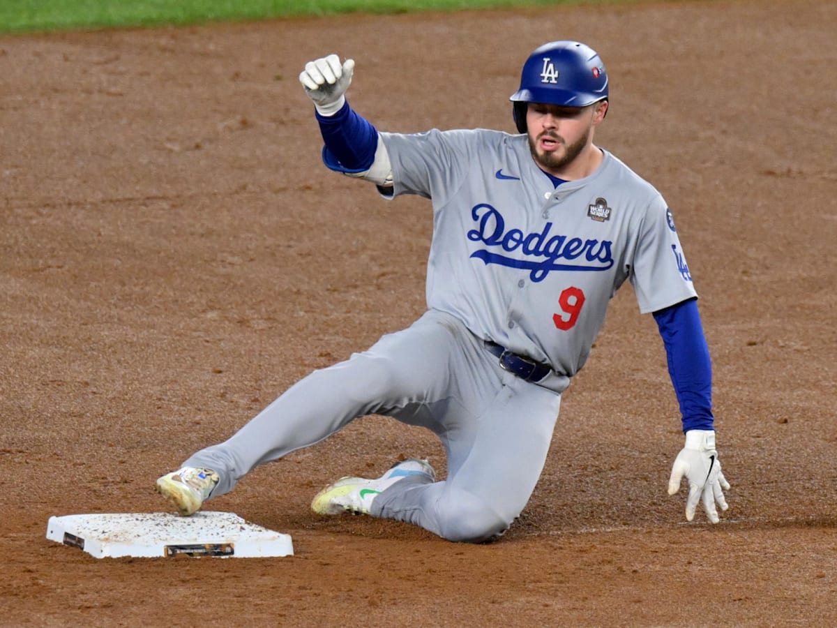 Reds Finalizing Deal to Acquire Gavin Lux in Trade With Dodgers