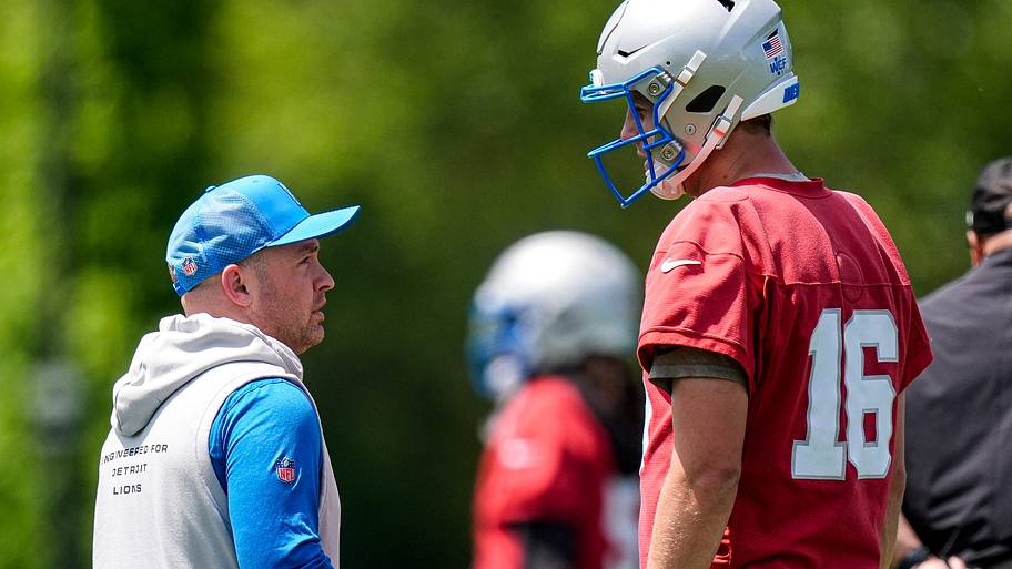 Detroit Lions offensive coordinator Drew Petzing and quarterback Jared Goff