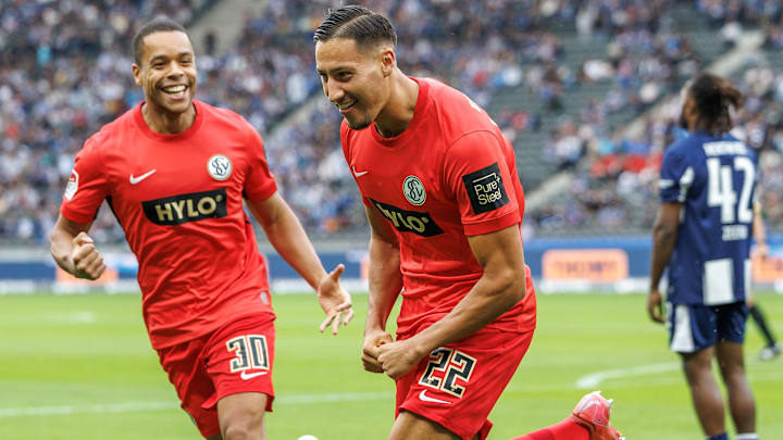 Younes Ebnoutalib (Nr. 22)