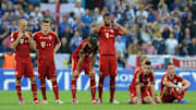 Die Bayern-Spieler nach der Niederlage im "Finale dahoam" 2012