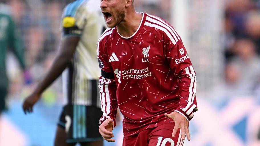 Alexis Mac Allister shouting into the void.