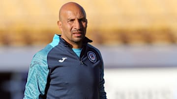 Óscar 'Conejo' Pérez surgió de la cantera de Cruz Azul y se volvió un referente del arco tanto en el club como en selección nacional.