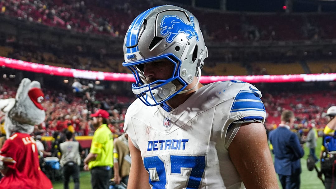 Detroit Lions tight end Sam LaPorta (87) walks off the field after 30-13 loss to Kansas City Chiefs at Arrowhead Stadium in Kansas City, Missouri on Sunday, Oct. 12, 2025. Detroit Lions tight end Sam LaPorta (87) walks off the field after 30-13 loss to Kansas City Chiefs at Arrowhead Stadium in Kansas City, Missouri on Sunday, Oct. 12, 2025.