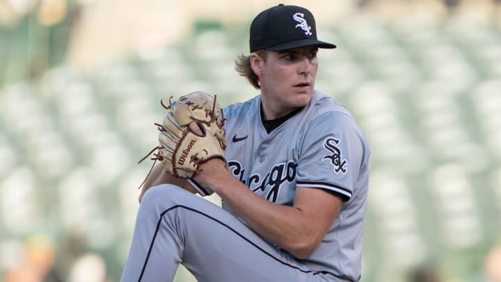 Aug 6, 2024; Oakland, California, USA;  Chicago White Sox pitcher Jonathan Cannon (48) pitches during the first inning against the Oakland Athletics at Oakland-Alameda County Coliseum. Mandatory Credit: Stan Szeto-USA TODAY Sports