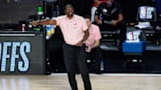 Adrian Griffin podría llegar a Lakers